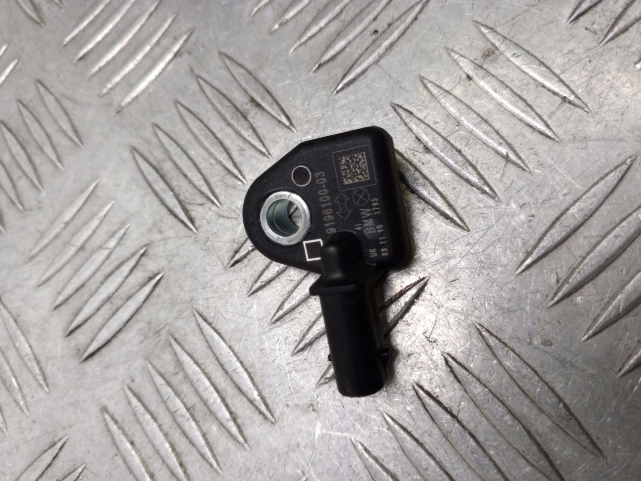 датчик удара BMW X1 F48 2016, 2.0 л., B47 C20 A, дизель, МКПП, alpinweiß iii (300), внедорожник 5 дв., полный привод, правый руль, 65779196100, 9196100 - фото №1