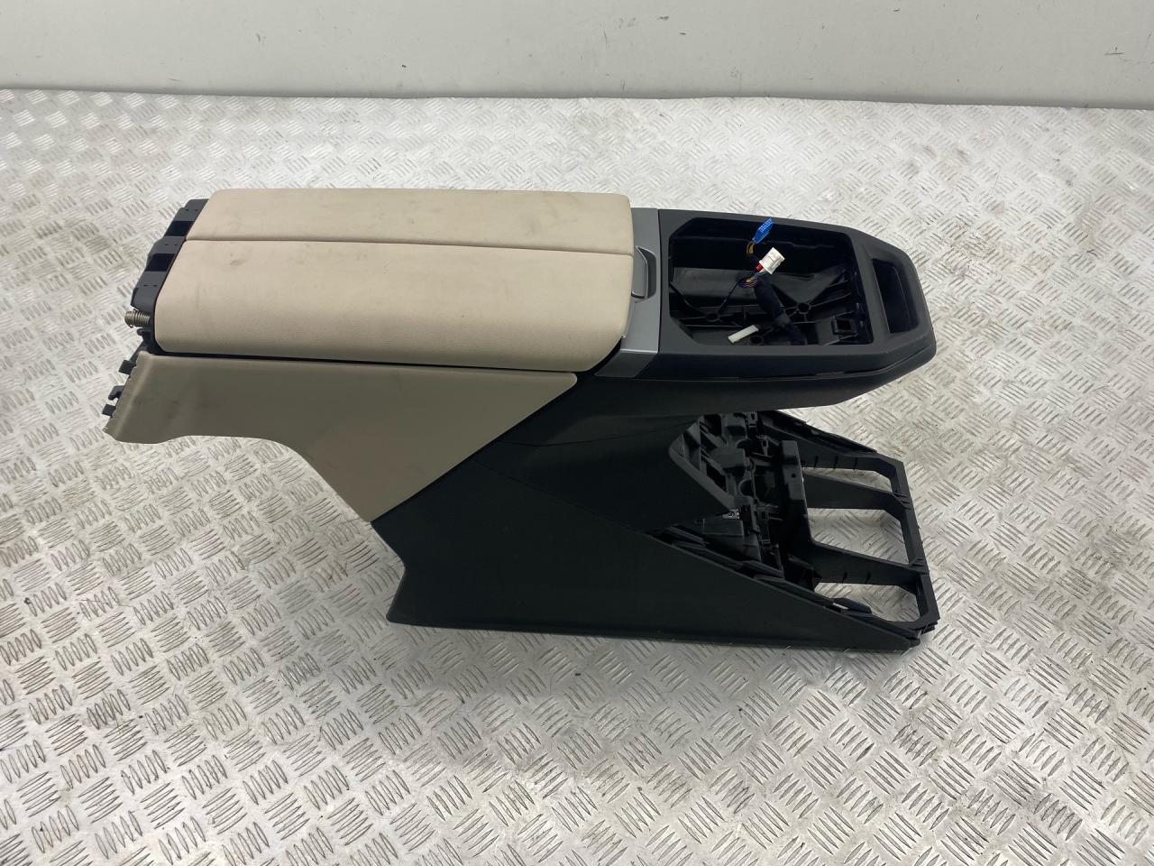 консоль салона BMW iX I20 2025, электро, alpinweiss iii (300), полный привод, правый руль, CT95281 - фото №1