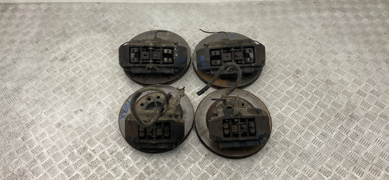 комплект тормозов Audi Q7 4L 2007, 3.0 л., BUG, дизель, АКПП, полный привод, правый руль - фото №1