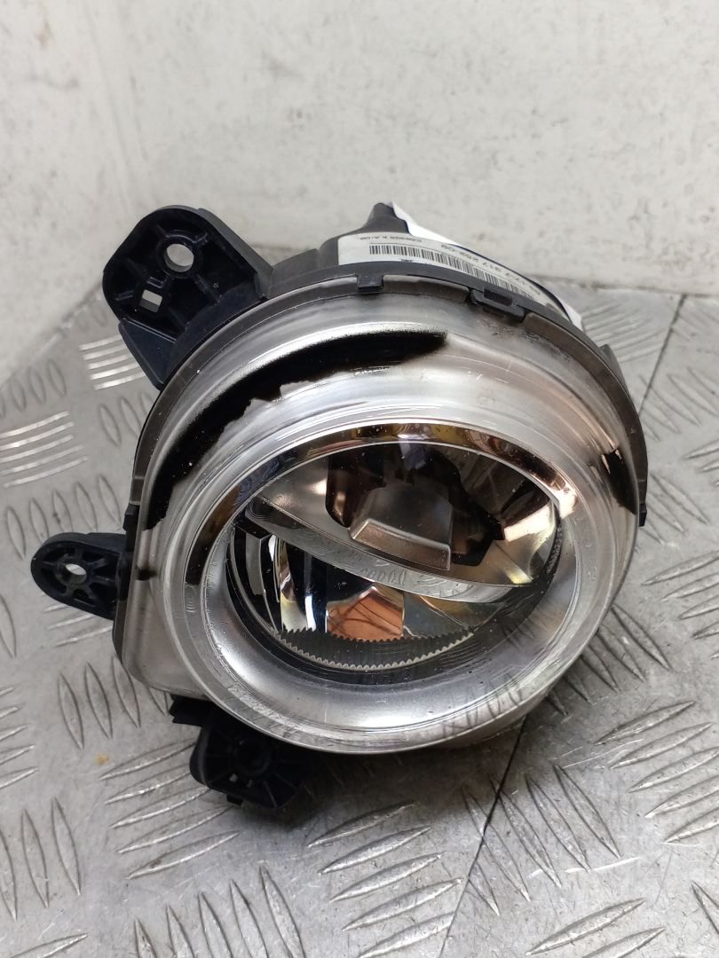 фара противотуманная правая BMW X5 F15 2017, 3.0 л., N57 D30 B, дизель, АКПП, carbonschwarz metallic (416), внедорожник 5 дв., полный привод, правый руль, 63177317252, 7317252 - фото №1