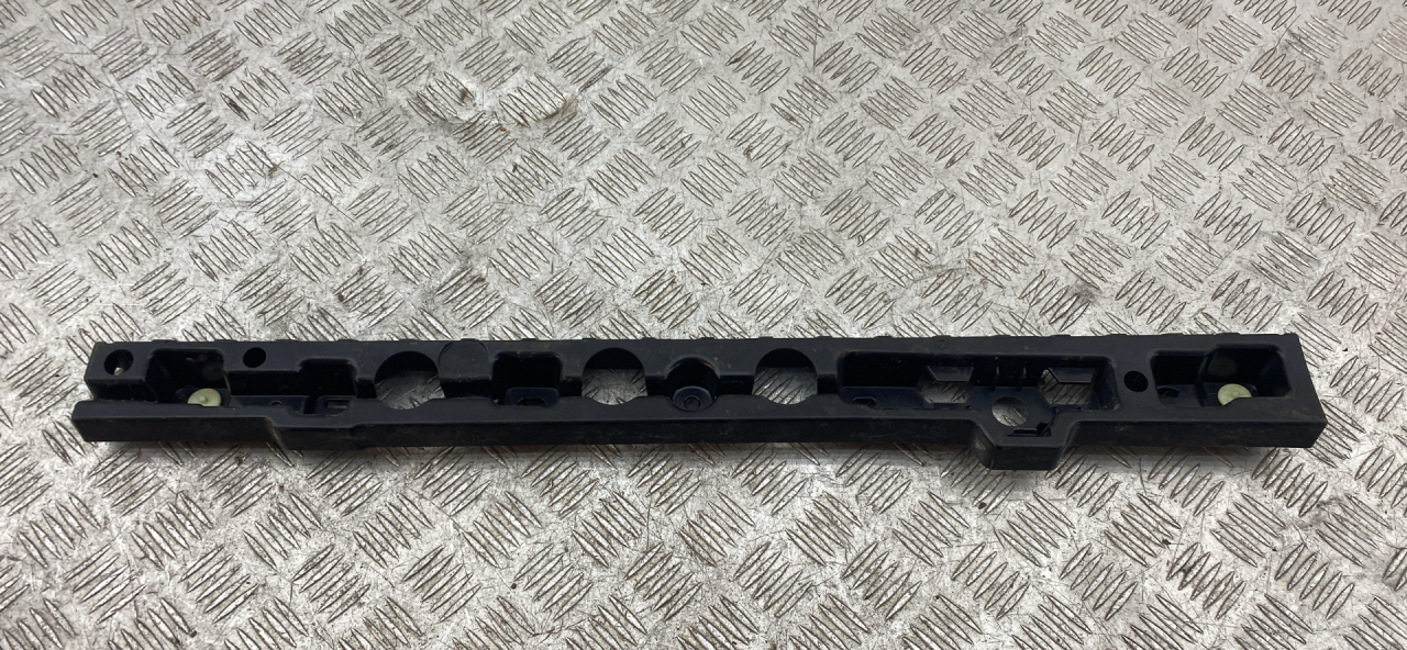 Кронштейн крепления порога BMW 7 серия G11/G12 G11 2017, 3.0 л., B57 D30 A, дизель, АКПП, carbonschwarz metallic (416), седан, задний привод, правый руль, 51777357135, 7357135 - фото №1