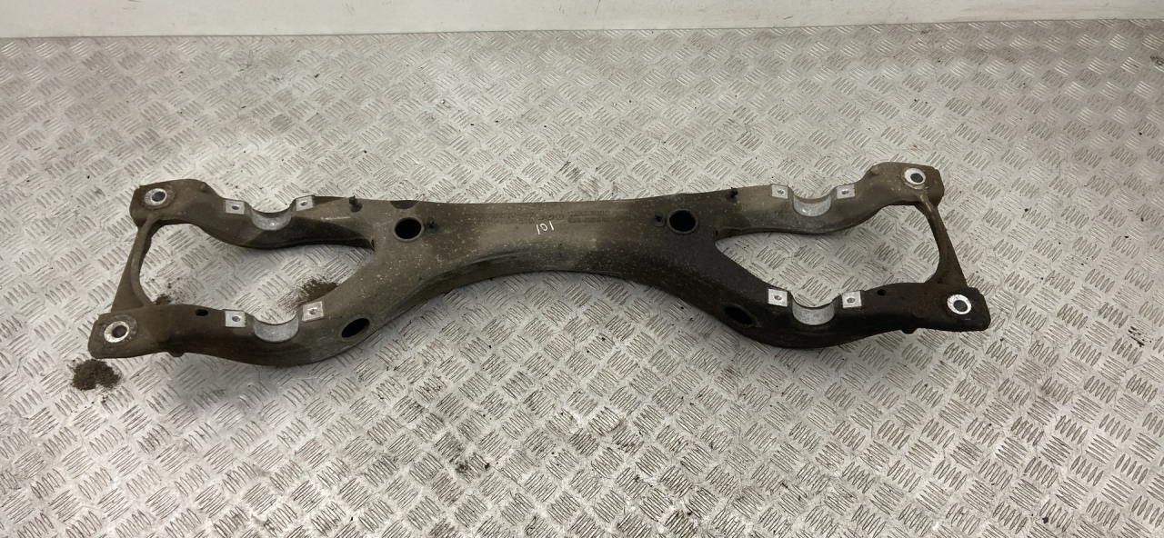 Кронштейн балки Audi Q7 4L 2007, 3.0 л., BUG, дизель, АКПП, полный привод, правый руль, 7L8512369 - фото №1