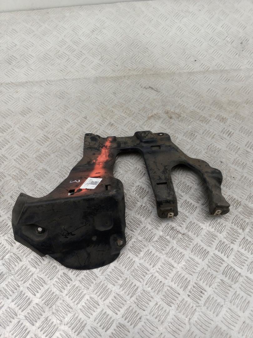 кожух (защита) рулевого механизма BMW 7 серия G11/G12 G11 2018, 3.0 л., B57 D30 A, дизель, АКПП, singapore grau metallic (b41), седан, полный привод, правый руль, 51757347022, 7347022 - фото №1