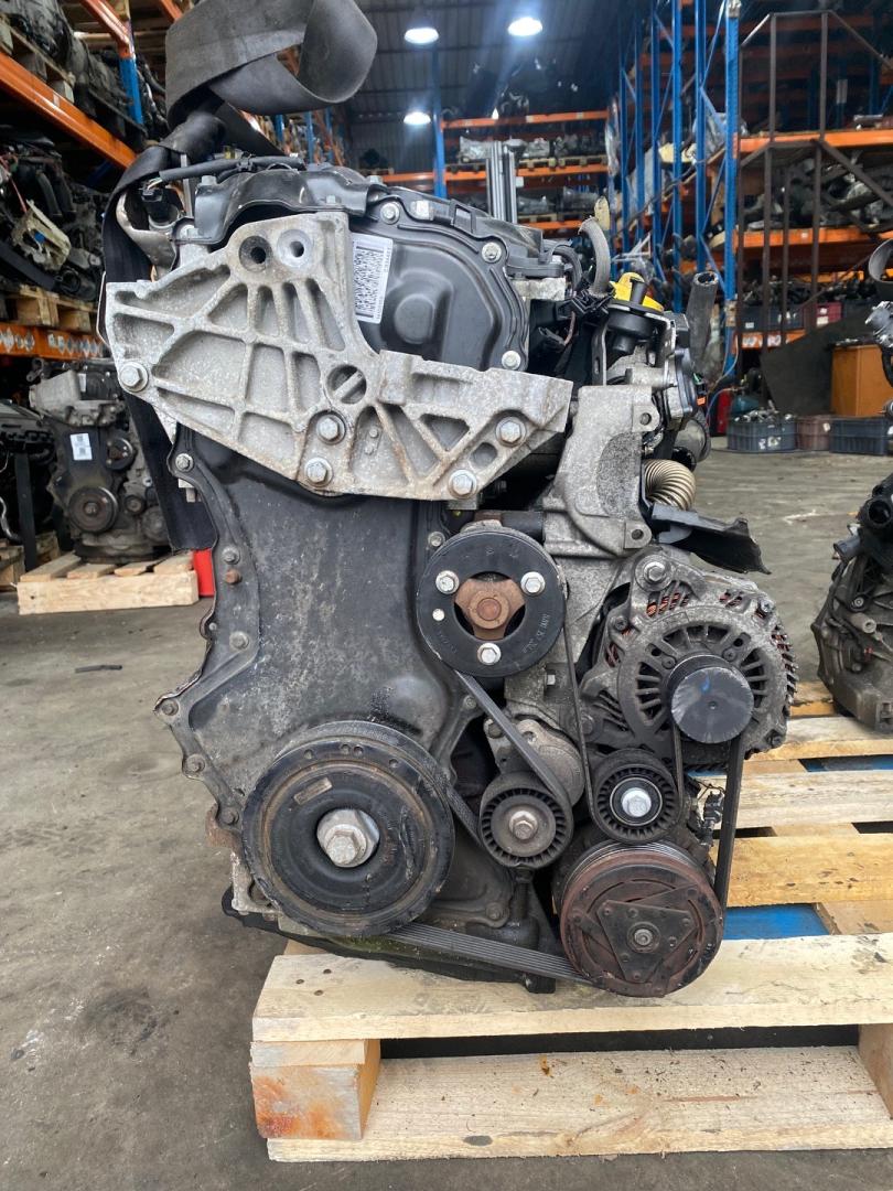 двигатель Renault Laguna 3 поколение 2012, 2.0 л., M9R 814, дизель, МКПП, M9R814 - фото №1