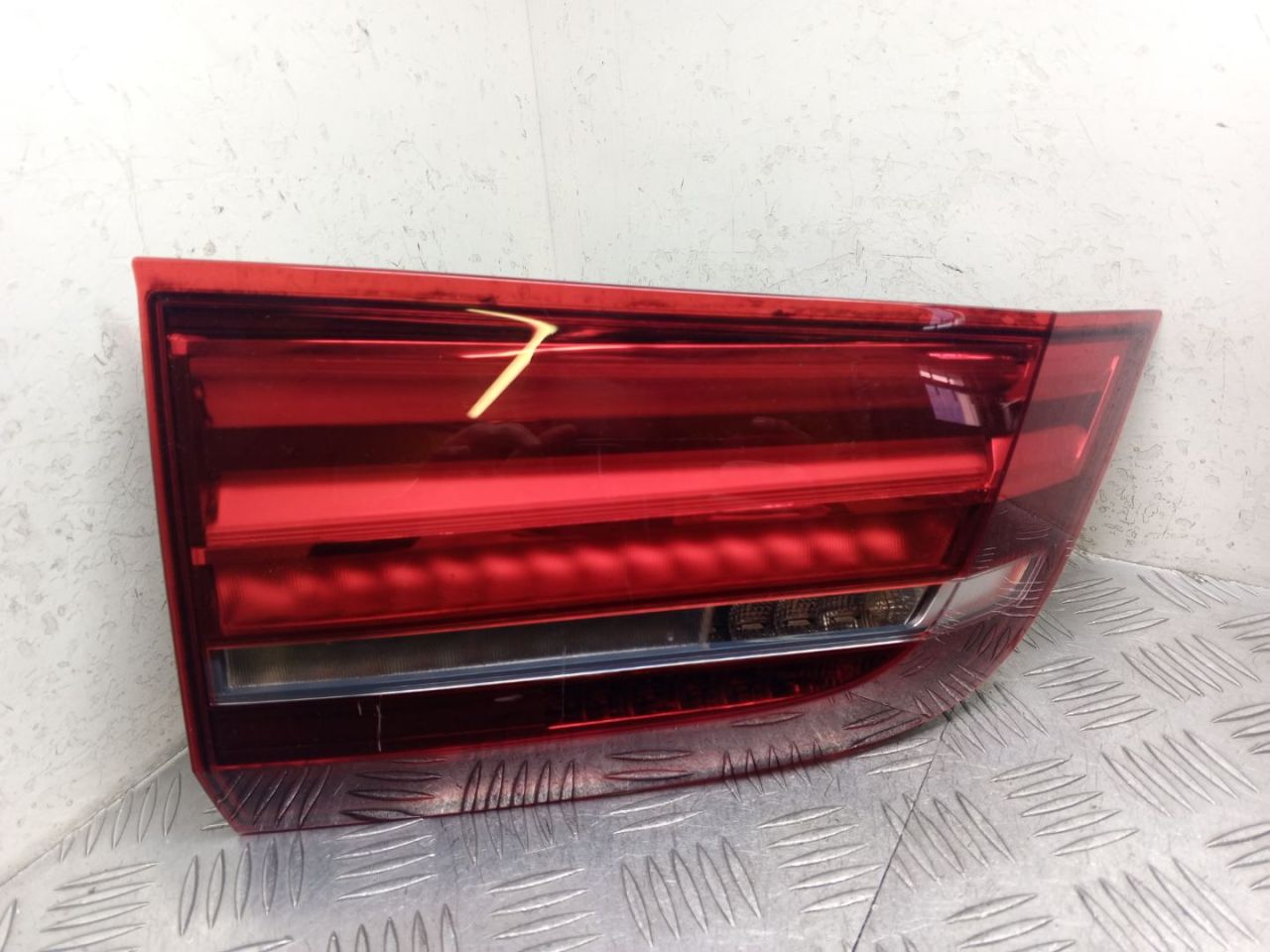 фонарь крышки багажника левый BMW X5 M F85 2018, 4.4 л., S63 B44 B, бензин, АКПП, внедорожник 5 дв., полный привод, правый руль, 63217470887, 7470887 - фото №1