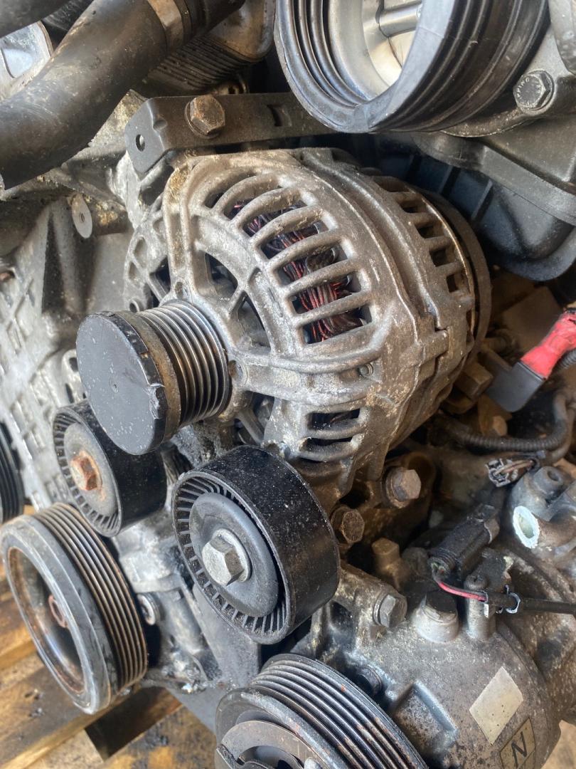 генератор BMW 3 серия E90/E91/E92/E93 2007, 2.0 л., N46 B20 B, бензин, АКПП - фото №1