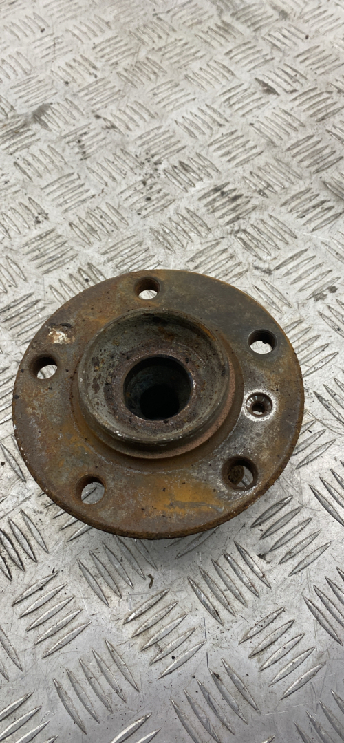 ступица задняя BMW 3 серия F30/F31/F34 F30 2014, 2.0 л., N20 B20 B, бензин, АКПП, синий, седан, полный привод - фото №1