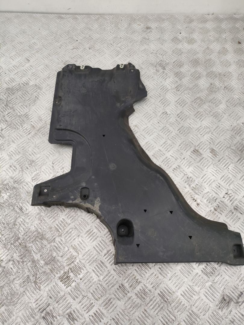 защита топливного бака BMW 5 серия G30/G31 G30 2020, 2.0 л., B48 B20 B, бензин, АКПП, sophistograu a90, седан, задний привод, правый руль, 51757340790, 7340790 - фото №1