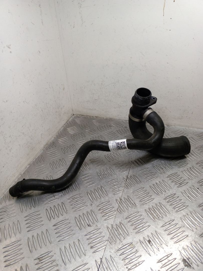 патрубок радиатора BMW 3 серия F30/F31/F34 2014, 2.0 л., N20 B20 A, бензин, АКПП, 11537639998, 7639998 - фото №1