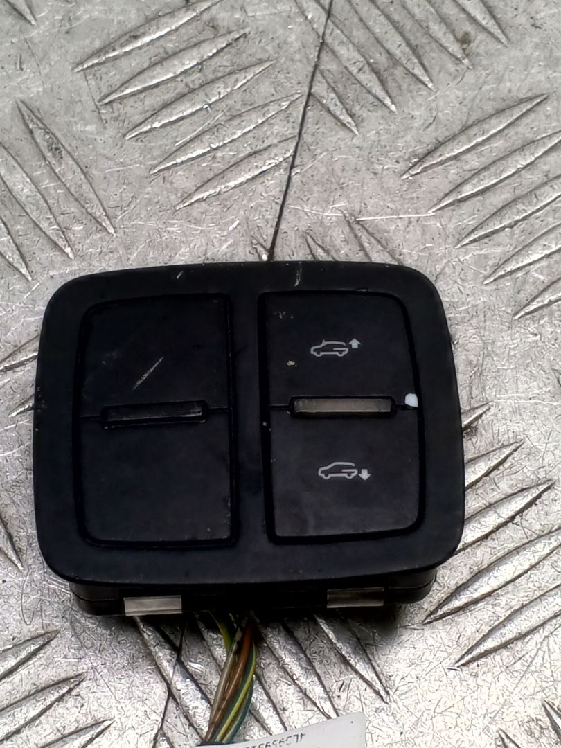 кнопка (выключатель) Audi Q7 4L 2007, 3.0 л., BUG, дизель, АКПП, полный привод, правый руль, 4L0959511B - фото №1