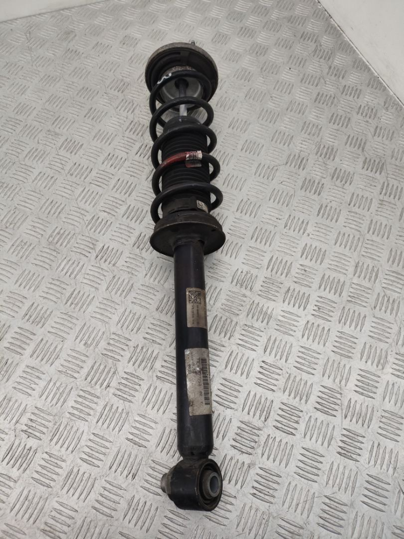 амортизатор задний BMW 5 серия G30/G31 G30 2020, 2.0 л., B48 B20 B, бензин, АКПП, sophistograu a90, седан, задний привод, правый руль, 33526866617, 6866617 - фото №1