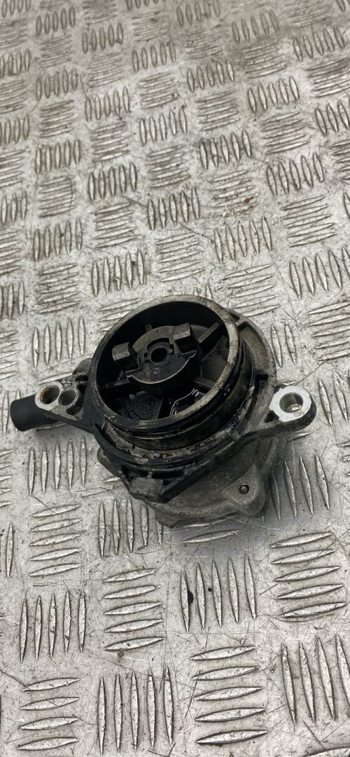 насос вакуумный Land Rover Range Rover 2 поколение 1998, 2.5 л., 25 6T (BMW), дизель, АКПП - фото №1