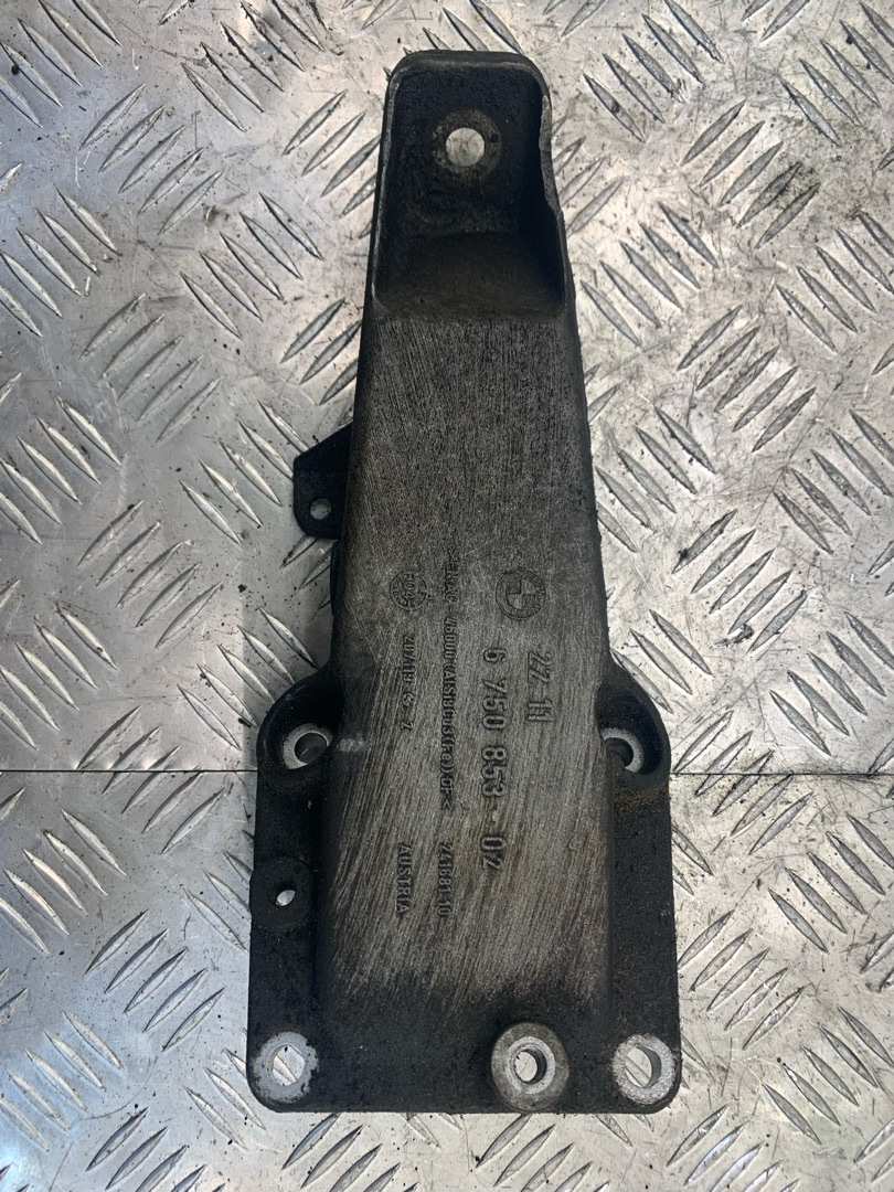 кронштейн двигателя BMW X3 E83 2006, 2.5 л., M54 B25 (256S5), бензин, АКПП, 22116750853 - фото №1