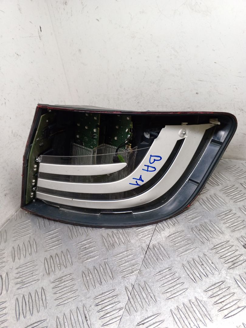 фонарь задний правый BMW 5 серия F07/F10/F11 F10 2012, 2.5 л., дизель, АКПП, sophistog brillan metall (b90), седан, задний привод, правый руль - фото №1