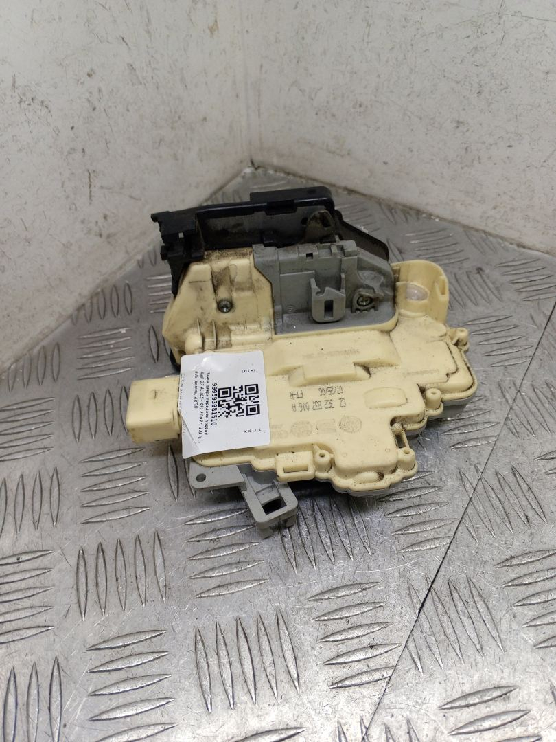 замок двери передней правой Audi Q7 4L 2007, 3.0 л., BUG, дизель, АКПП, полный привод, правый руль, 3C2837016A - фото №1