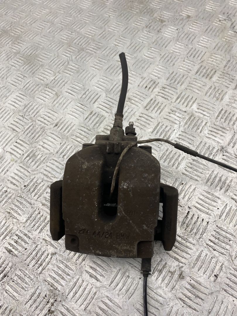 суппорт задний правый BMW X5 F15 2017, 3.0 л., N57 D30 B, дизель, АКПП, carbonschwarz metallic (416), внедорожник 5 дв., полный привод, правый руль - фото №1