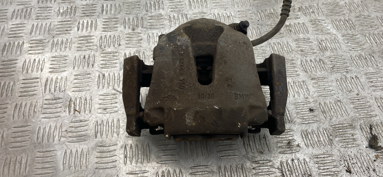 суппорт передний правый BMW X5 F15 2018, 3.0 л., N57 D30 A, дизель, АКПП, carbonschwarz metallic (416), внедорожник 5 дв., полный привод, правый руль - фото №1