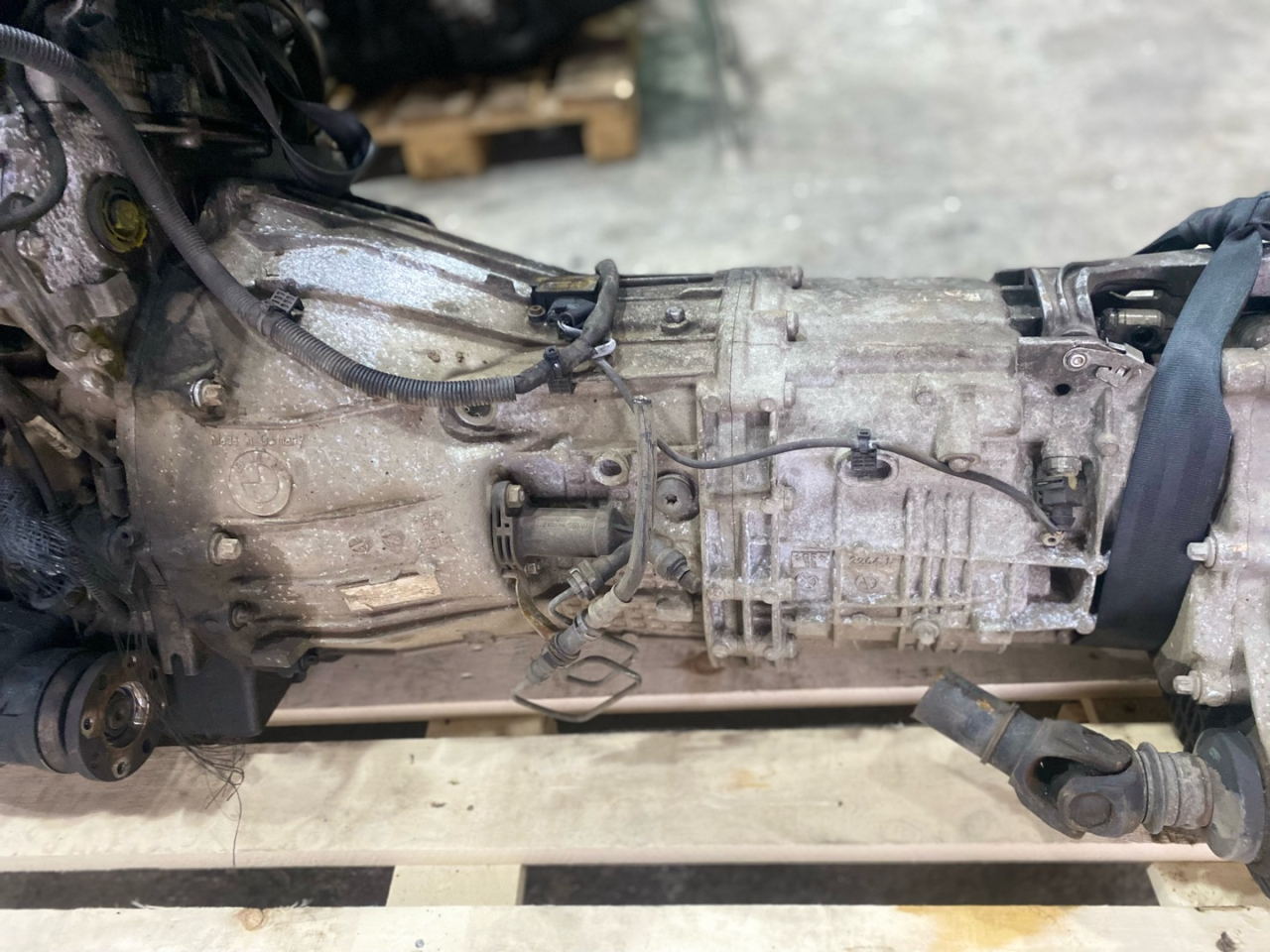 КПП механическая (МКПП) BMW X3 F25 2012, 2.0 л., N47 D20 C, дизель, МКПП, 23007635776, 7635776, GS6X45DZ - фото №1