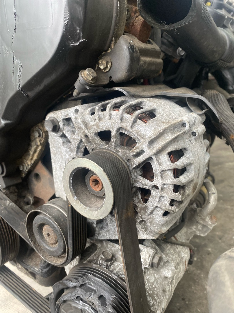 генератор Renault Megane 3 поколение 2012, 1.9 л., F9Q 870, дизель, МКПП - фото №1