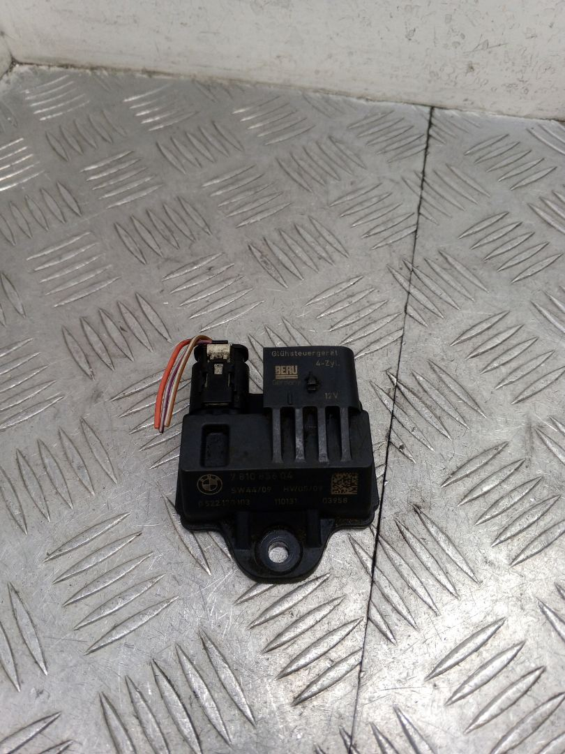 реле накала свечей BMW 5 серия F07/F10/F11 2012, 2.0 л., N47 D20 C, дизель, АКПП, 7810856, 12217810856 - фото №1