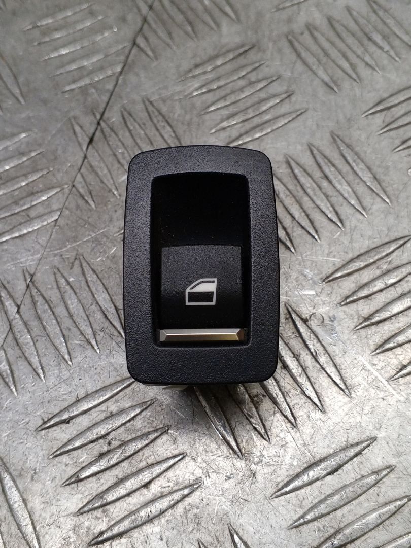 кнопка стеклоподъемника двери задней правой BMW X5 F15 2017, 3.0 л., N57 D30 B, дизель, АКПП, carbonschwarz metallic (416), внедорожник 5 дв., полный привод, правый руль, 61319361936, 9361936 - фото №1