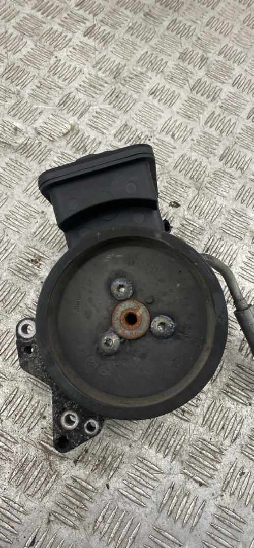 насос гидроусилителя руля BMW 5 серия E60/E61 2005, 3.0 л., M57 D30 (306D2), дизель, АКПП, 6760956 - фото №1