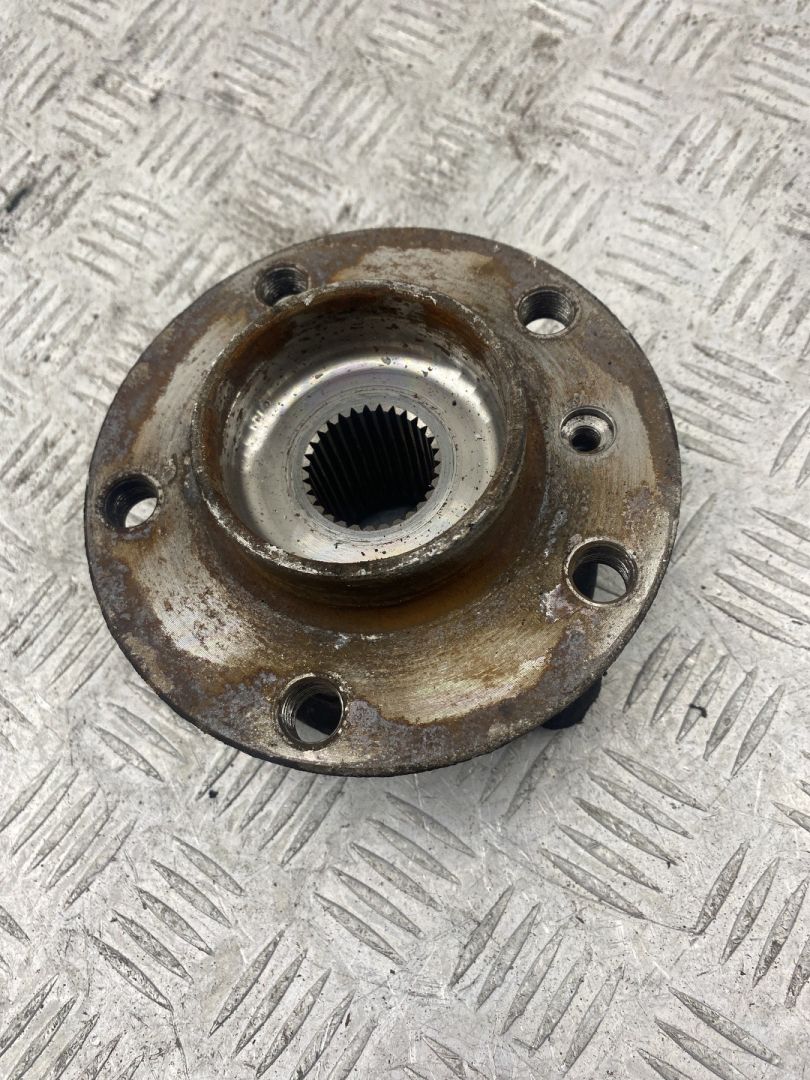 ступица передняя BMW X5 F15 2017, 3.0 л., N57 D30 B, дизель, АКПП, carbonschwarz metallic (416), внедорожник 5 дв., полный привод, правый руль - фото №1