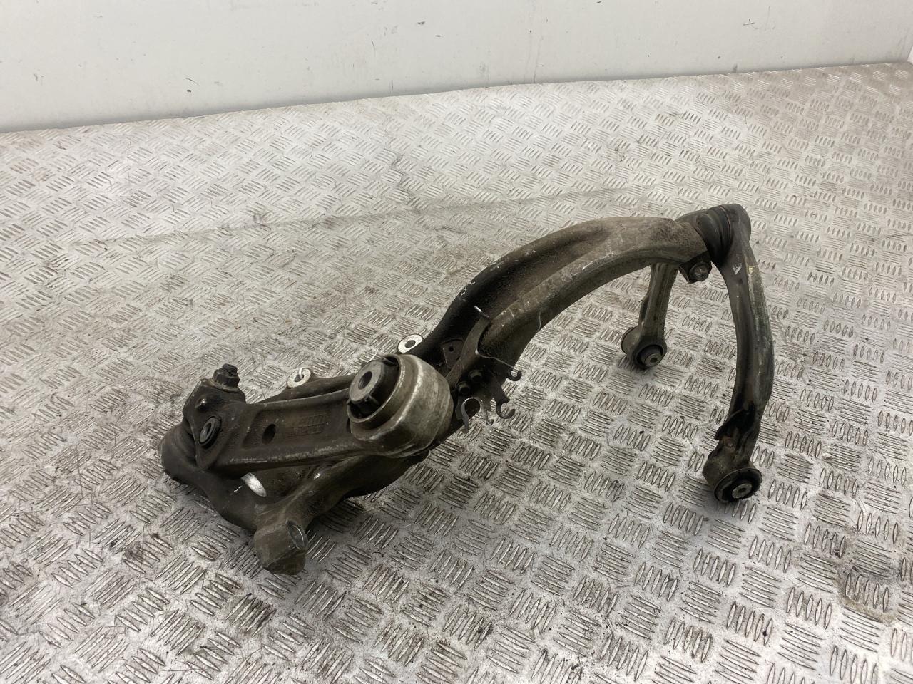 кулак поворотный левый BMW 7 серия G11/G12 G11 2018, 3.0 л., B57 D30 A, дизель, АКПП, singapore grau metallic (b41), седан, полный привод, правый руль - фото №1