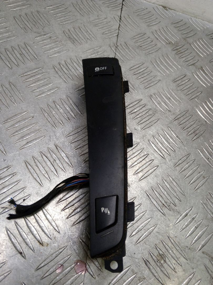 кнопка (выключатель) BMW 5 серия F07/F10/F11 F10 2011, 3.0 л., N57 D30 A, дизель, АКПП, carbonschwarz metallic (416), седан, задний привод, правый руль, 61319202933 - фото №1