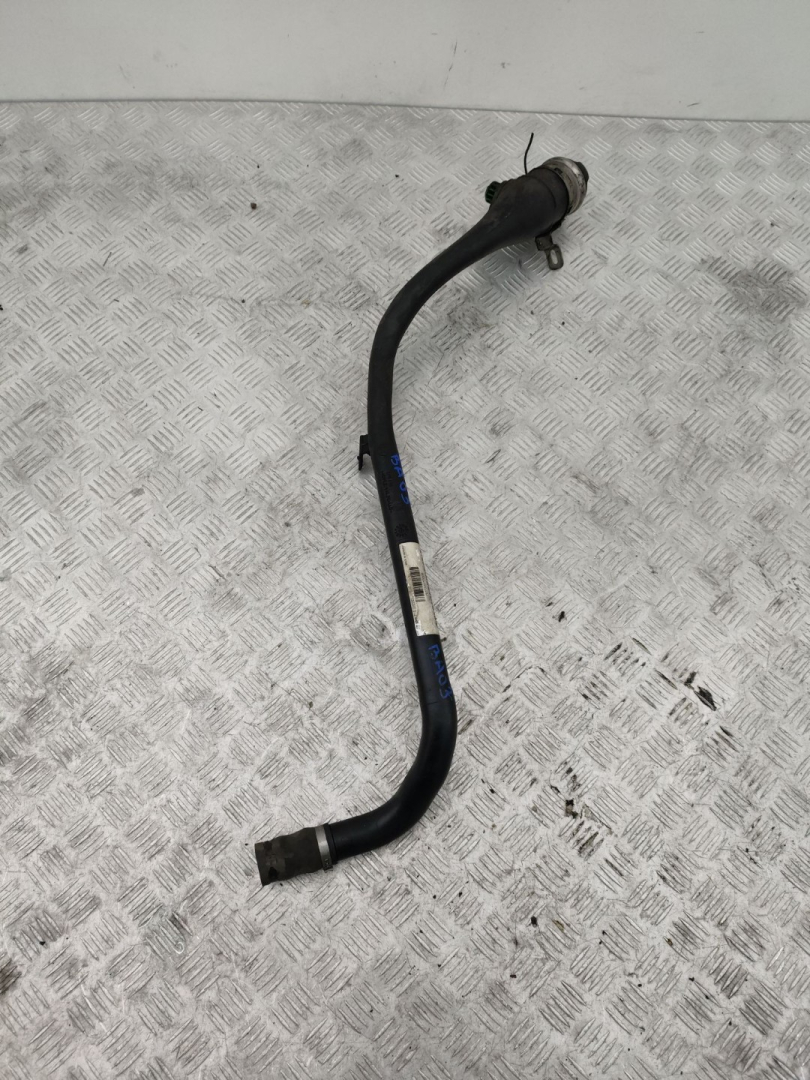 горловина топливного бака BMW 5 серия F07/F10/F11 F10 2011, 3.0 л., N57 D30 A, дизель, АКПП, carbonschwarz metallic (416), седан, задний привод, правый руль, 7205700 - фото №1