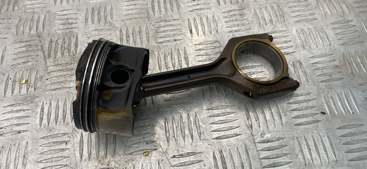 поршень BMW 3 серия E90/E91/E92/E93 2007, 3.0 л., N53 B30, бензин - фото №1