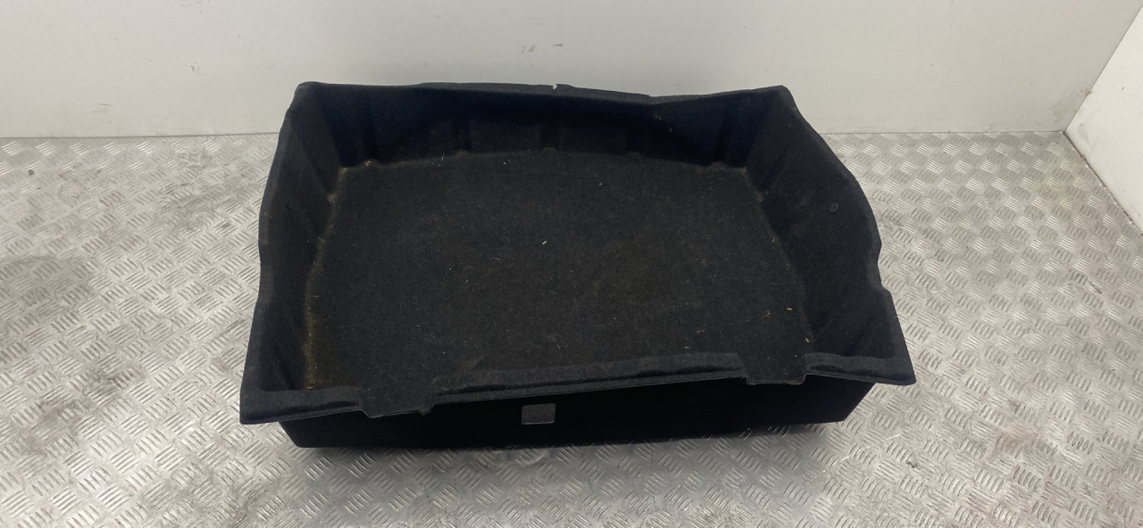 обшивка багажника BMW X1 F48 2016, 2.0 л., B47 C20 A, дизель, МКПП, alpinweiß iii (300), внедорожник 5 дв., полный привод, правый руль, 51477425349, 7425349 - фото №1