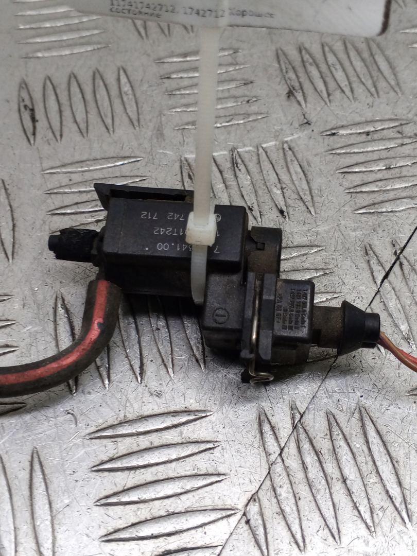 электромагнитный клапан BMW 3 серия E46 2003, 3.0 л., M57 D30 (306D1), дизель, АКПП, задний привод, 1742712, 11741742712 - фото №1
