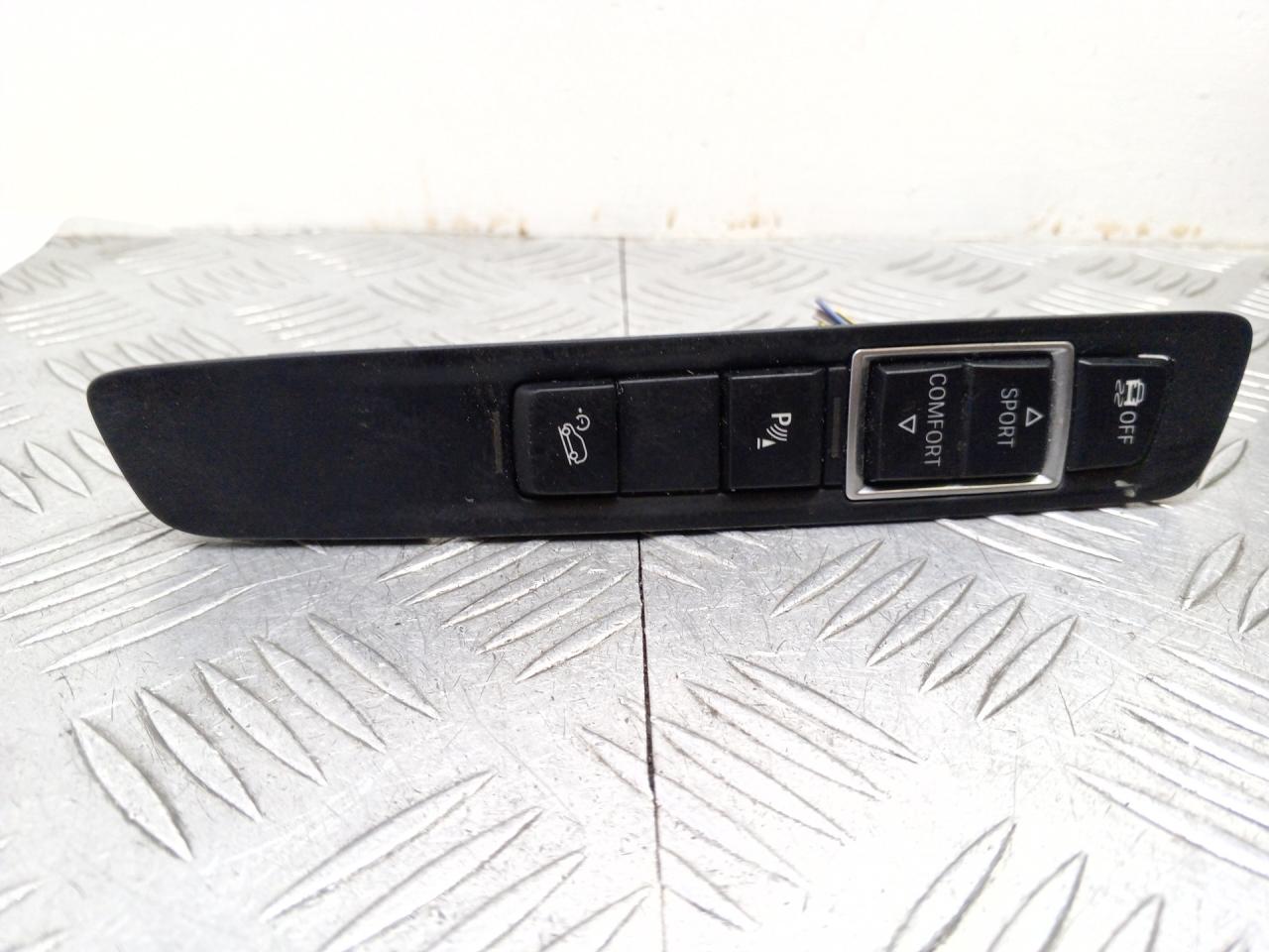 кнопка (выключатель) BMW X5 F15 2018, 3.0 л., N57 D30 B, дизель, АКПП, black sapphire metallic (475), внедорожник 5 дв., полный привод, правый руль, 61319262725, 9262725 - фото №1