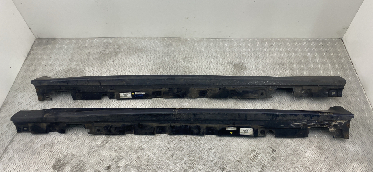 накладка на порог BMW 5 серия F07/F10/F11 F10 2011, 3.0 л., N57 D30 A, дизель, АКПП, carbonschwarz metallic (416), седан, задний привод, правый руль, 8048997, 8048998 - фото №1