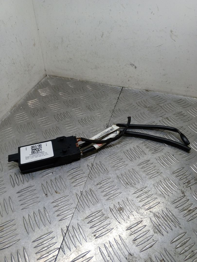 блок управления сиденьем BMW 5 серия F07/F10/F11 F10 2011, 3.0 л., N57 D30 A, дизель, АКПП, carbonschwarz metallic (416), седан, задний привод, правый руль, 61359216468 - фото №1