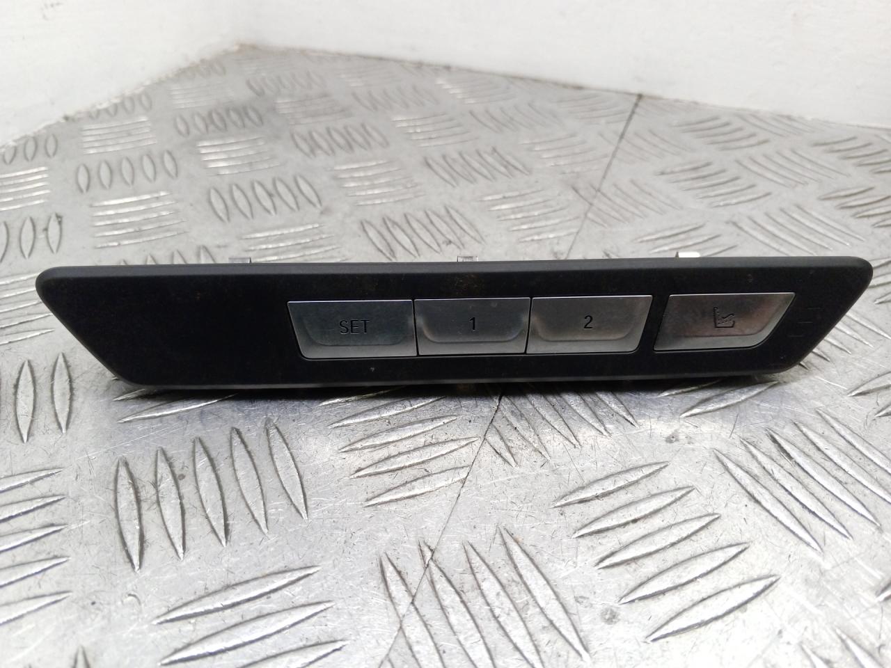 блок управления сиденьем BMW 7 серия G11/G12 G11 2018, 3.0 л., B57 D30 A, дизель, АКПП, singapore grau metallic (b41), седан, полный привод, правый руль, 6826737, 61316826737 - фото №1