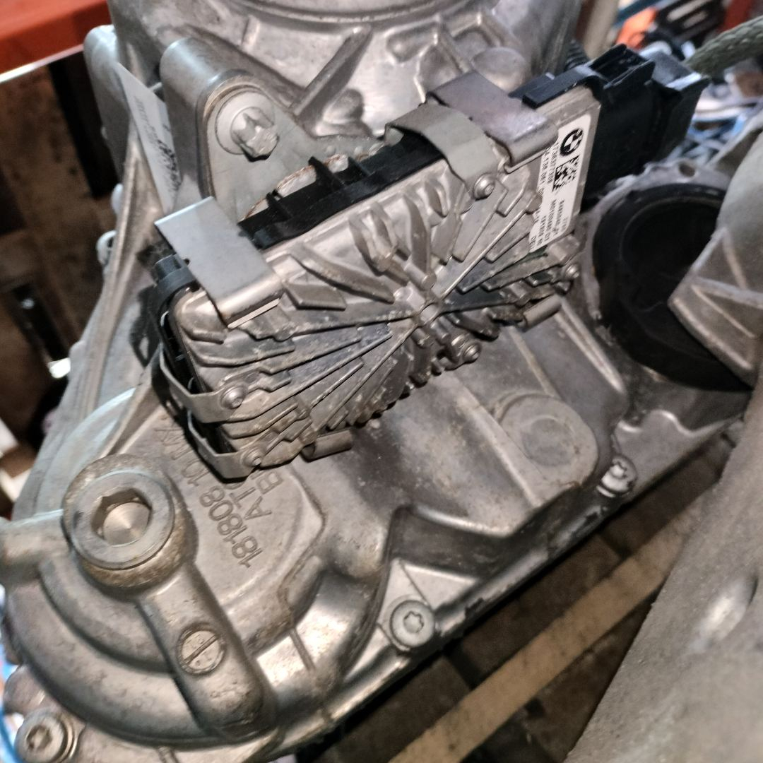 электромотор раздаточной коробки BMW X3 G01 2019, 3.0 л., B58 B30 A, бензин, АКПП, brillanteffekt metallic (a90), внедорожник 5 дв., полный привод, правый руль, 27609469023, 9469023 - фото №1