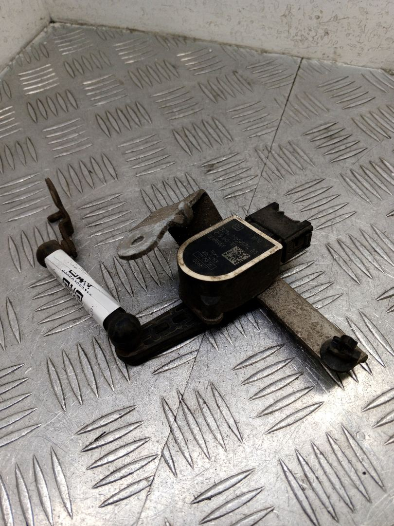 датчик дорожного просвета задний BMW 7 серия G11/G12 G11 2017, 3.0 л., B57 D30 A, дизель, АКПП, carbonschwarz metallic (416), седан, задний привод, правый руль, 2959574, 37142959574 - фото №1