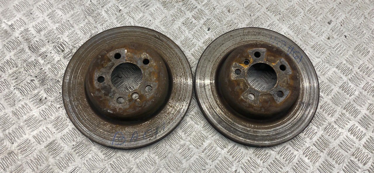 диск тормозной задний BMW 5 серия F07/F10/F11 F10 2012, 2.5 л., дизель, АКПП, sophistog brillan metall (b90), седан, задний привод, правый руль - фото №1