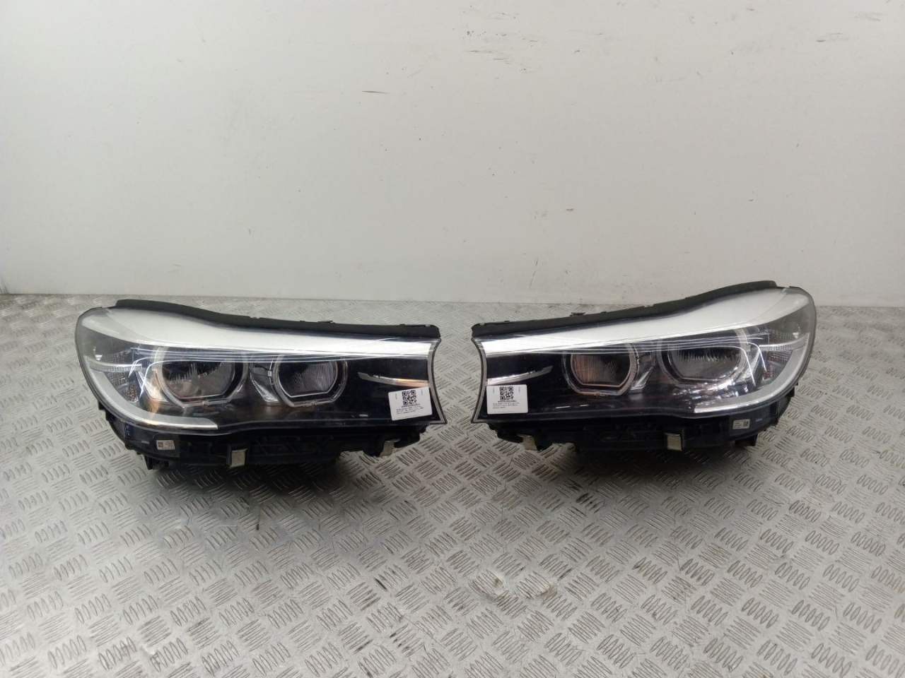 фара левая BMW 7 серия G11/G12 G11 2017, 3.0 л., B57 D30 A, дизель, АКПП, carbonschwarz metallic (416), седан, задний привод, правый руль, 7471319 - фото №1