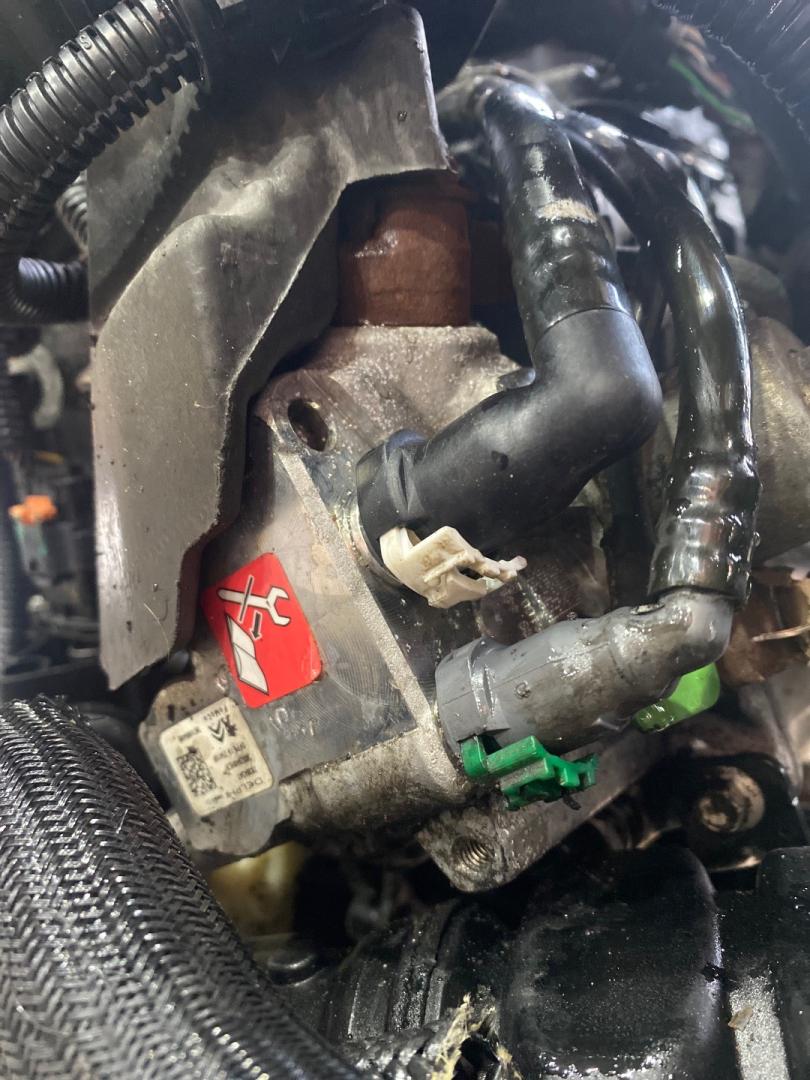 ТНВД Ford Mondeo 5 поколение 2015, 2.0 л., T7CE, дизель, МКПП, 9674984480 - фото №1