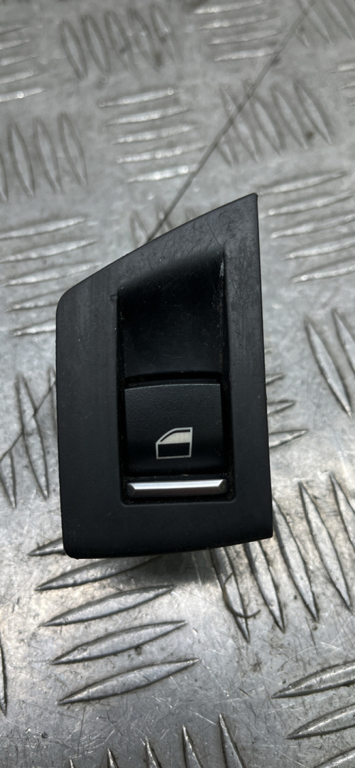 кнопка стеклоподъемника двери BMW 5 серия F07/F10/F11 F10 2012, 2.5 л., дизель, АКПП, sophistog brillan metall (b90), седан, задний привод, правый руль, 9163527, 61319163527 - фото №1