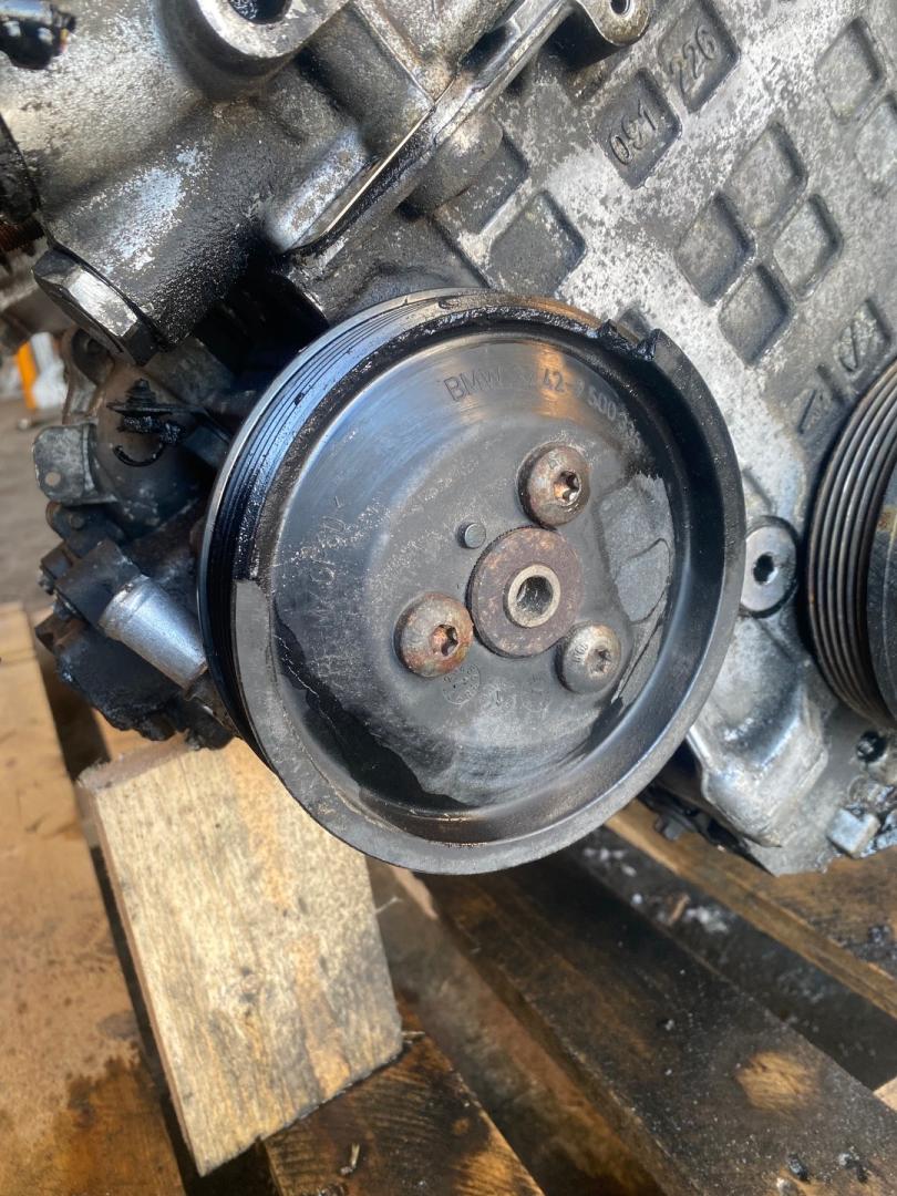 насос гидроусилителя руля BMW 3 серия E90/E91/E92/E93 2007, 2.0 л., N46 B20 B, бензин, АКПП - фото №1