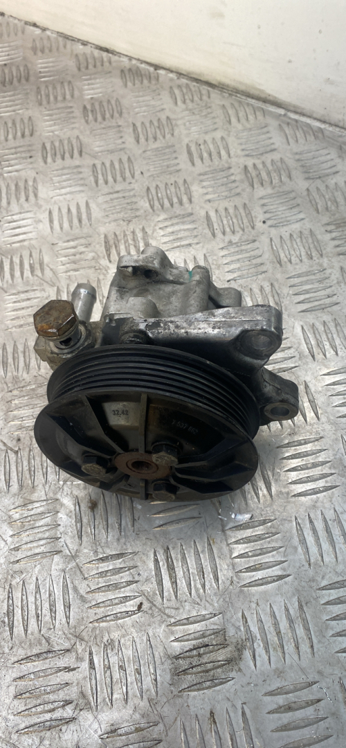 насос гидроусилителя руля BMW 3 серия E90/E91/E92/E93 E90 2007, 3.0 л., N52 B30 A, бензин, АКПП, седан - фото №1