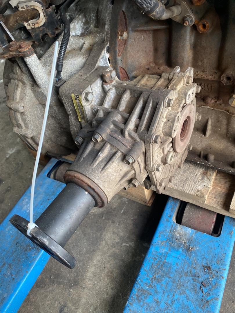 раздаточная коробка Hyundai ix35 1 поколение 2011, 2.0 л., D4HA, дизель, МКПП, F1103100211 - фото №1