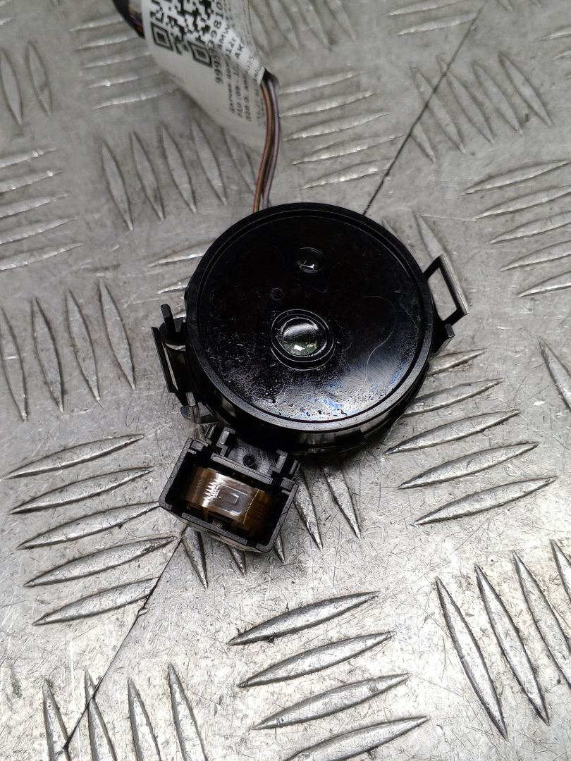 датчик дождя BMW 5 серия F07/F10/F11 F10 2012, 2.5 л., дизель, АКПП, sophistog brillan metall (b90), седан, задний привод, правый руль, 9254025, 61359254025 - фото №1