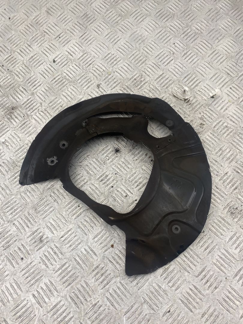 защитный кожух тормозного механизма BMW X5 F15 2017, 3.0 л., N57 D30 B, дизель, АКПП, carbonschwarz metallic (416), внедорожник 5 дв., полный привод, правый руль, 34106895050, 6895050 - фото №1