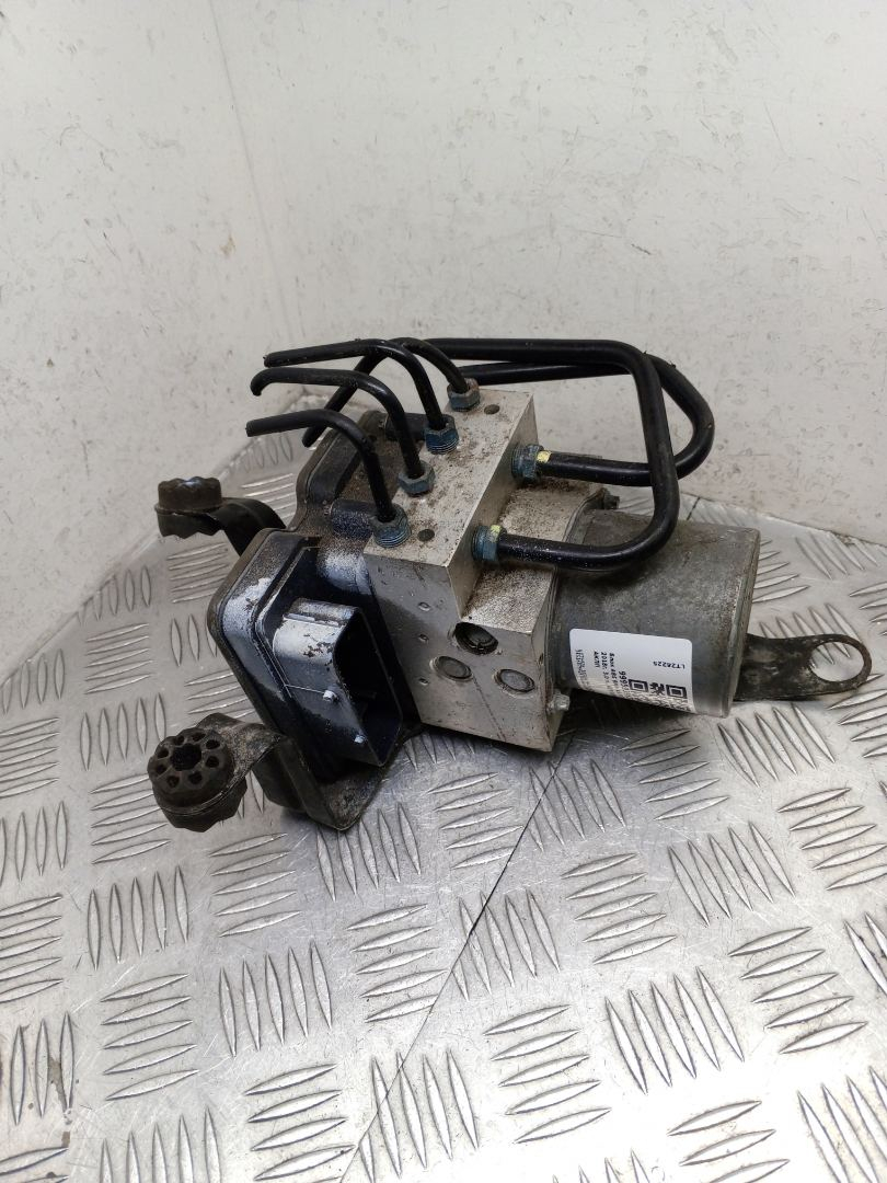 блок ABS BMW X5 F15 2018, 3.0 л., N57 D30 A, дизель, АКПП, carbonschwarz metallic (416), внедорожник 5 дв., полный привод, правый руль, 34516879428, 34516879429, 6879428, 6879429 - фото №1