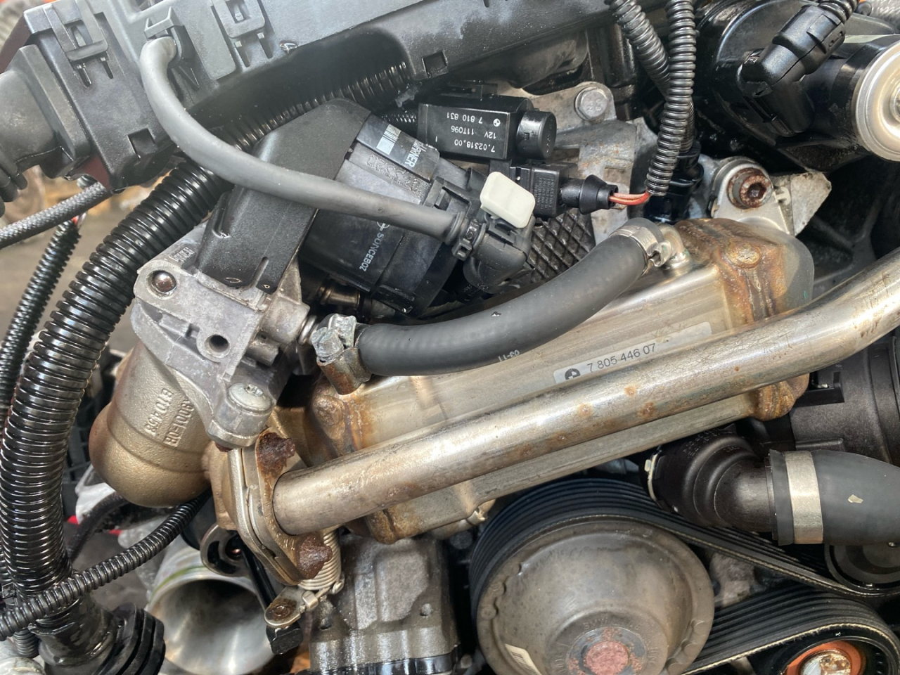 охладитель EGR / Радиатор EGR BMW 5 серия F07/F10/F11 F10 2011, 3.0 л., N57 D30 A, дизель, АКПП, carbonschwarz metallic (416), седан, задний привод, правый руль, 7805446, 11717805446 - фото №1